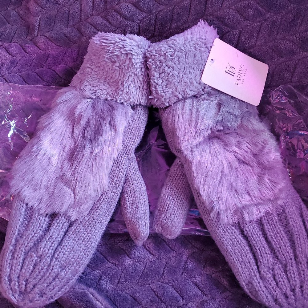 Brand New Fadivo faux fur trimmed gray mittens